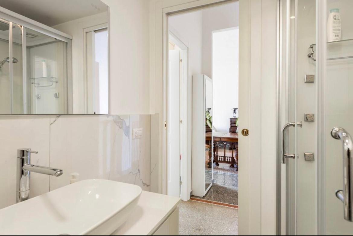 Roma Private Rooms Luaran gambar